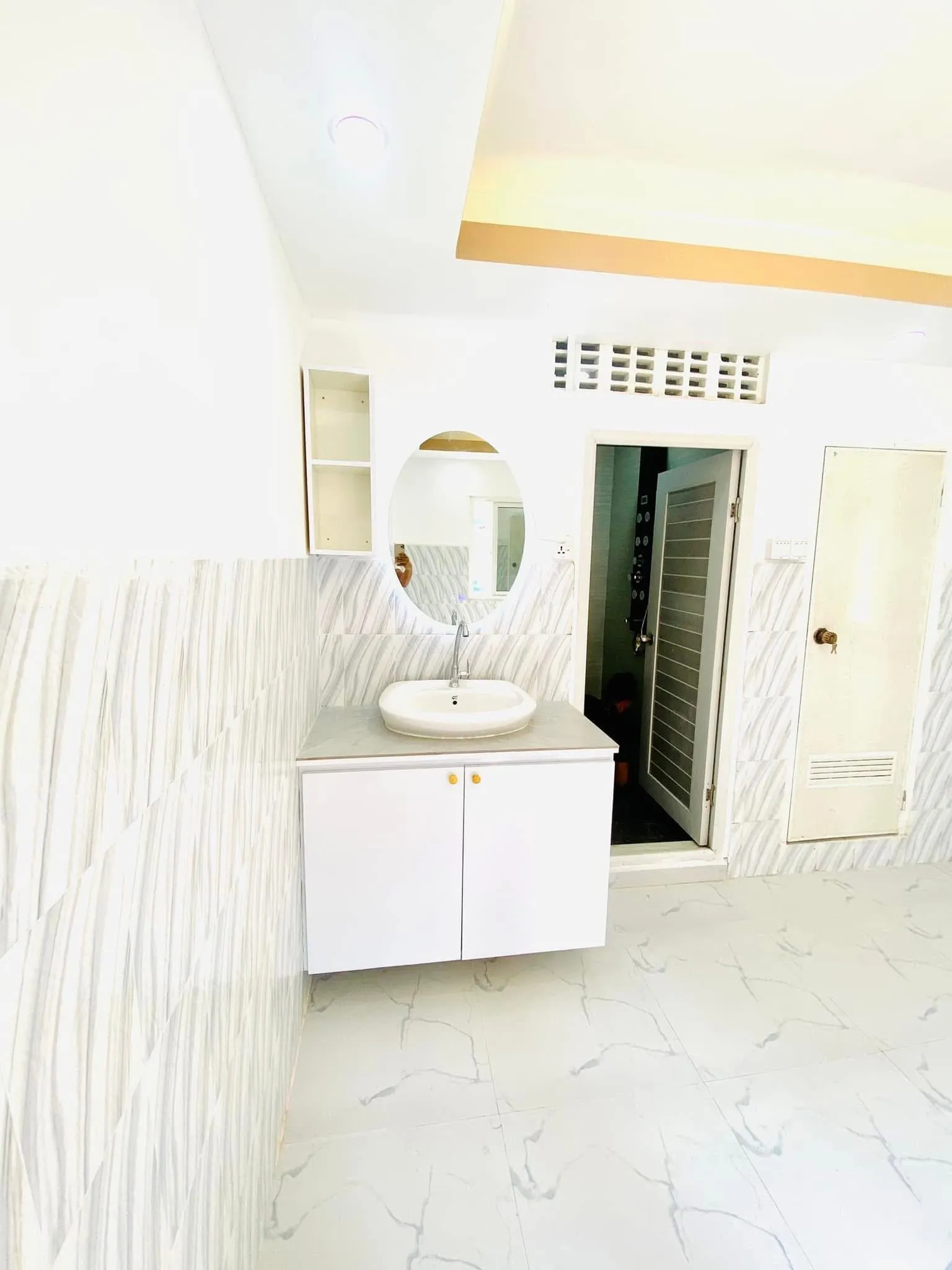 Myeik Apartment, photo 2 of 15