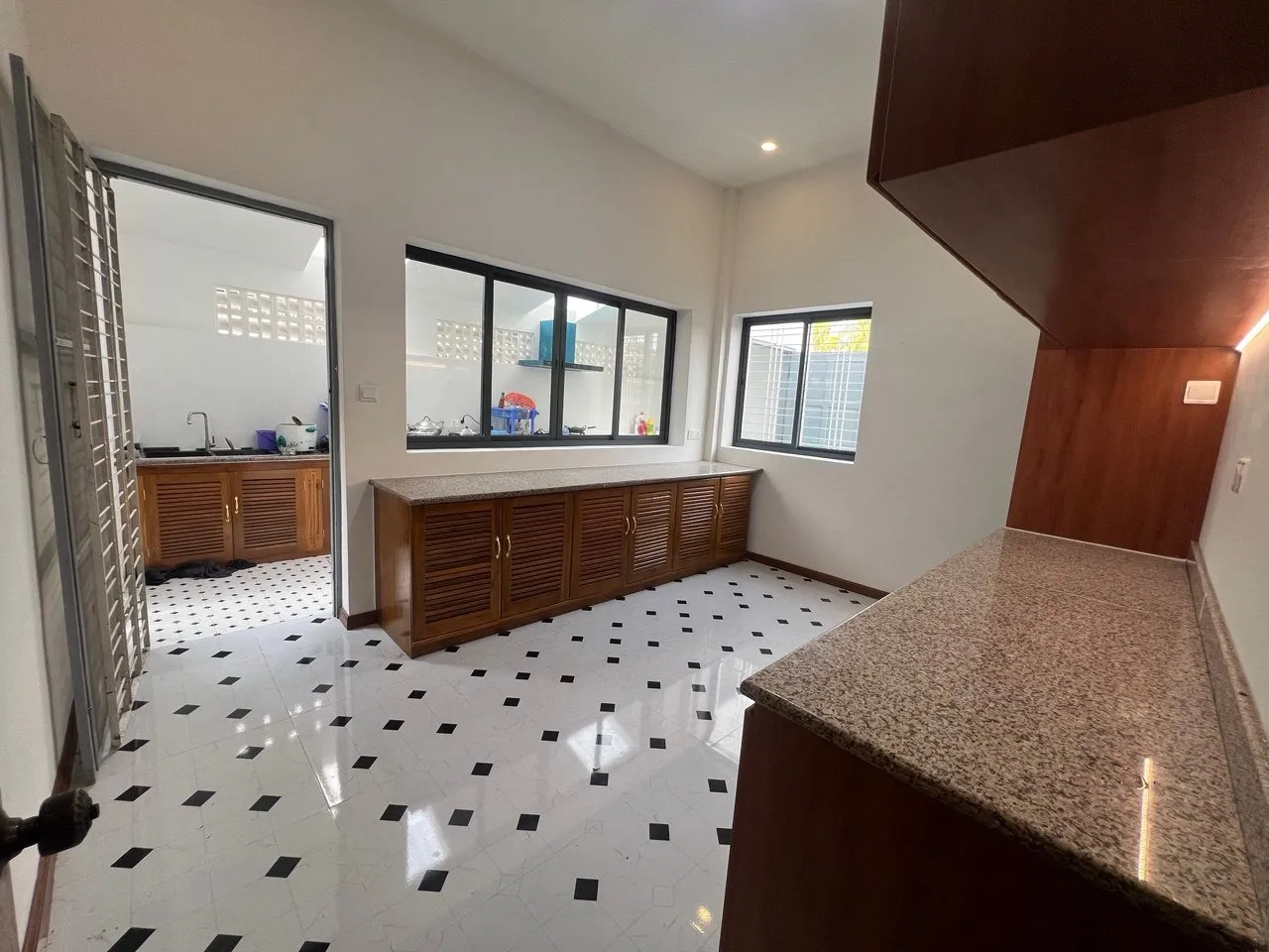 8 Mile Kitchen, photo 4 of 16