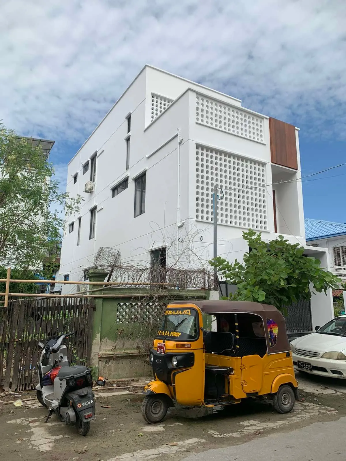 Moon House, photograph 11