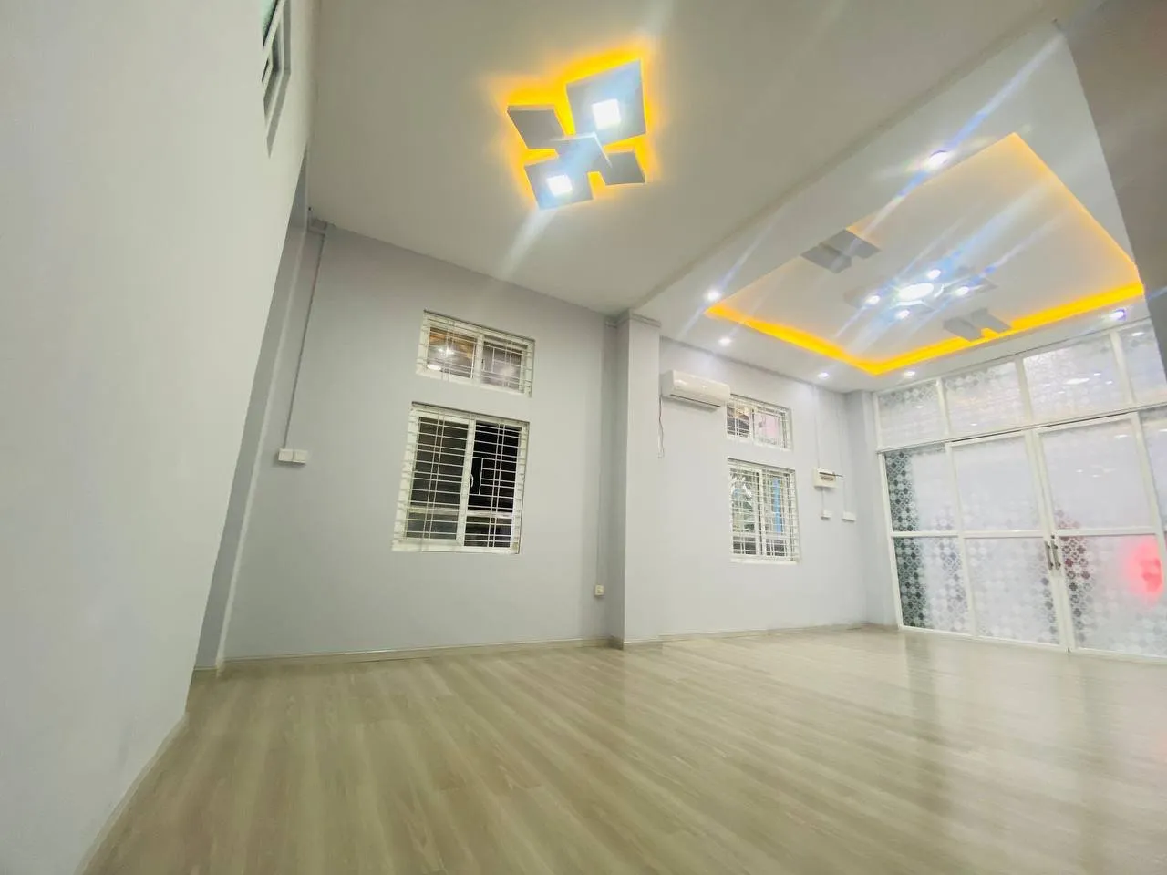 Zarni 12st Renovation, photo 4 of 14