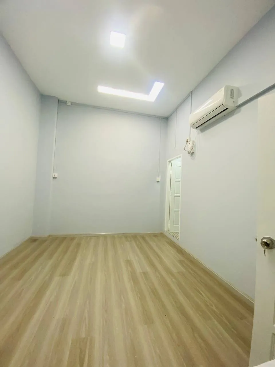 Zarni 12st Renovation, photo 12 of 14