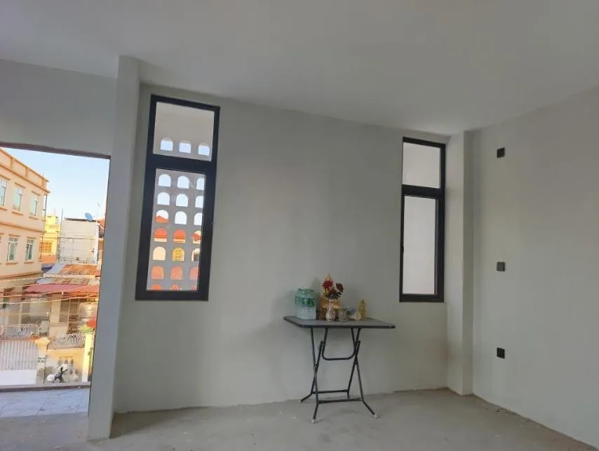 Moon House, photo 10 of 24