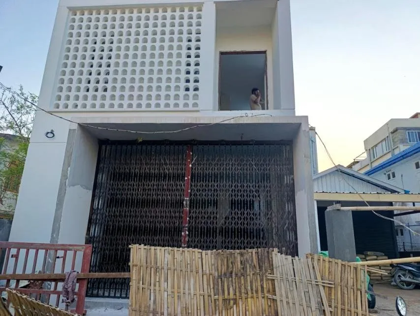 Moon House, photo 6 of 24